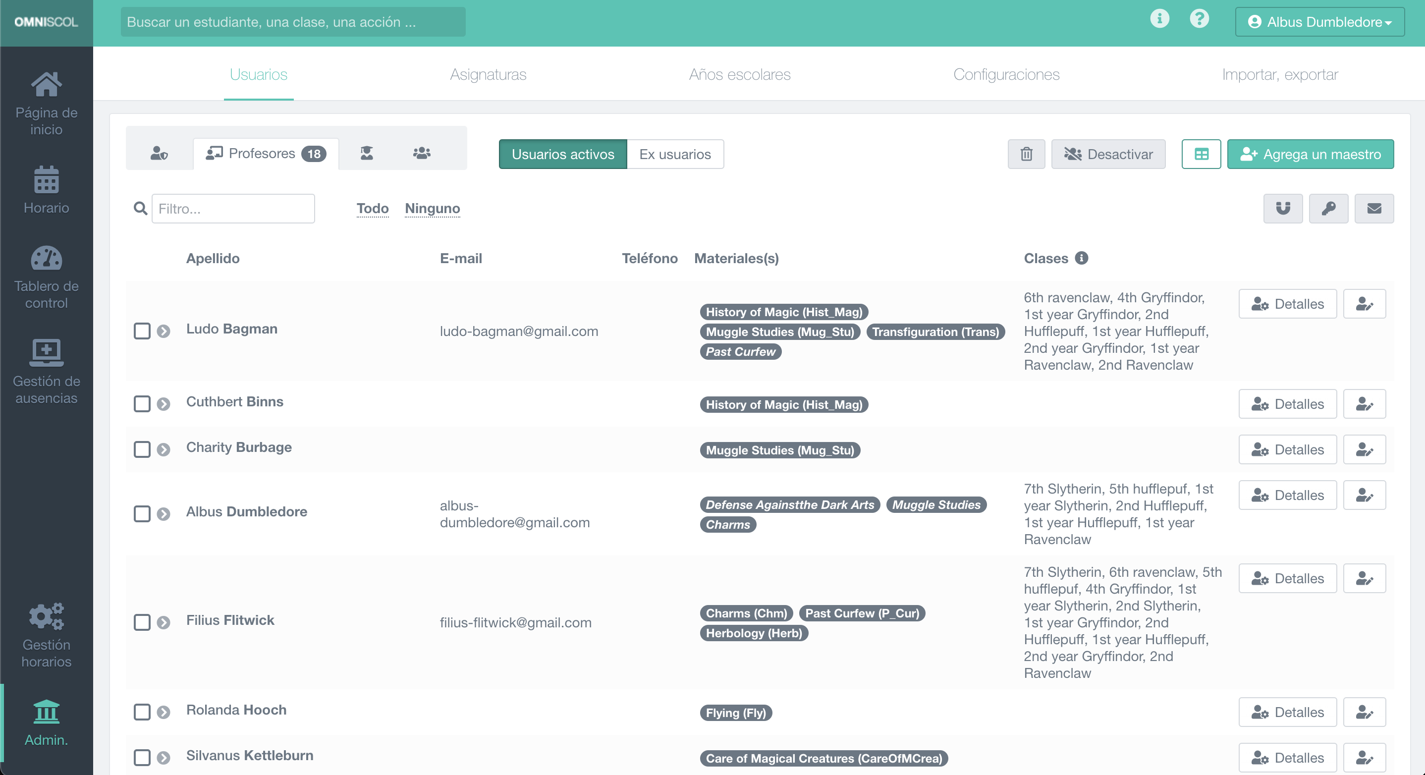 módulo de administración de usuarios (lista, perfiles de información, gestión) y configuraciones generales